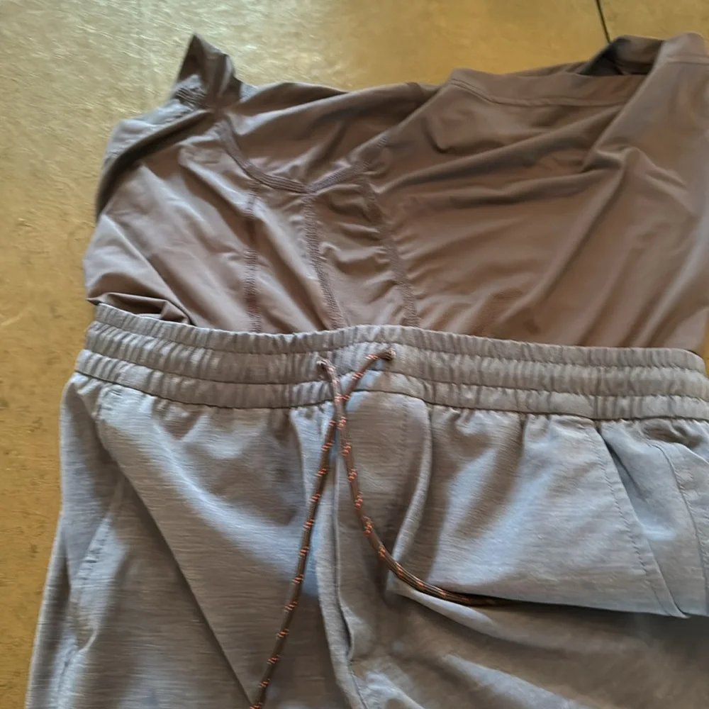 Faherty lined All Day shorts. Blue. Medium 7” inseam